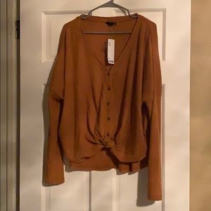 NWT Urban Outfitters tie knot button down thermal
